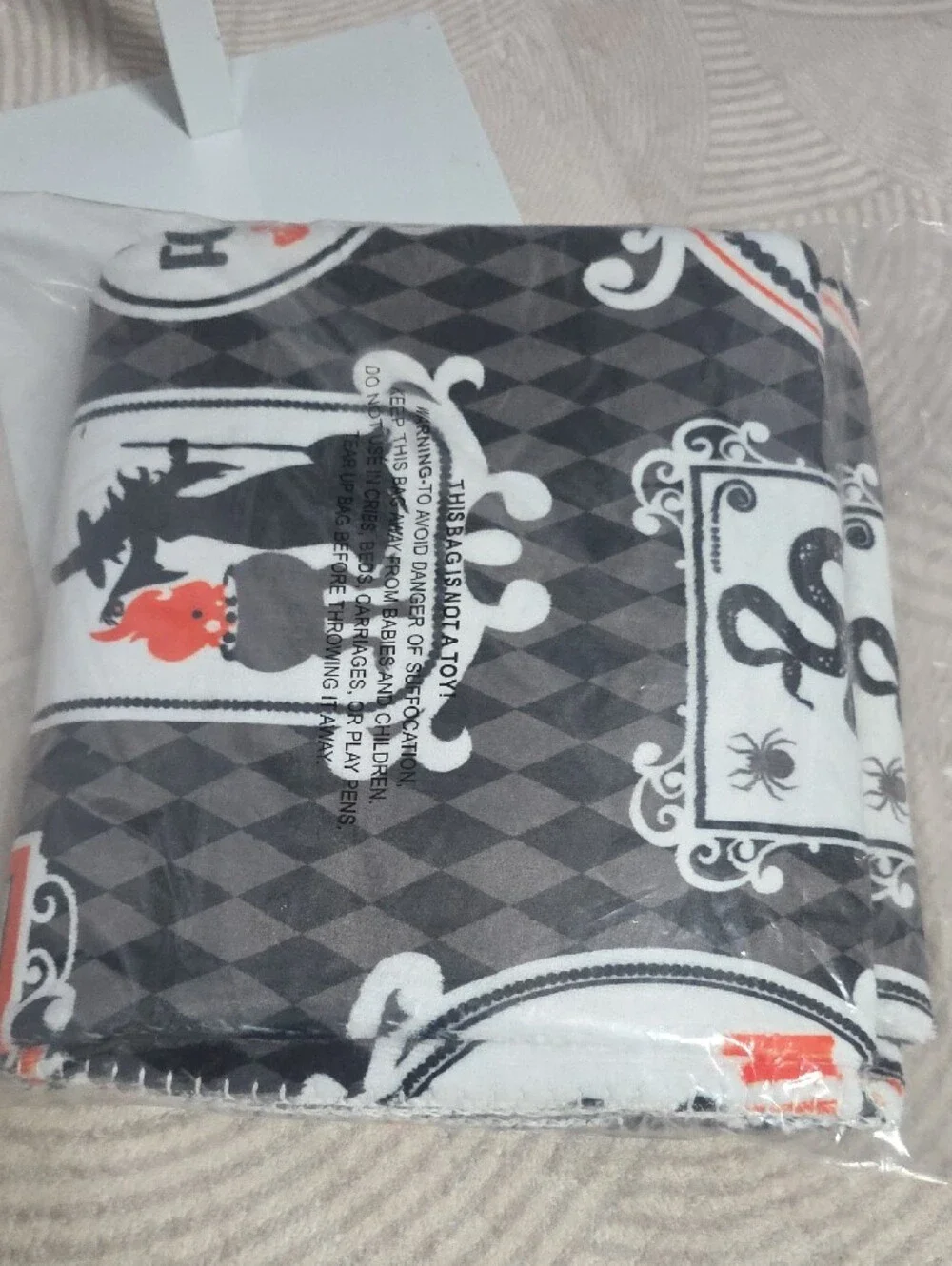 Halloween Witch Throw Blanket - Black & Orange Cozy Décor